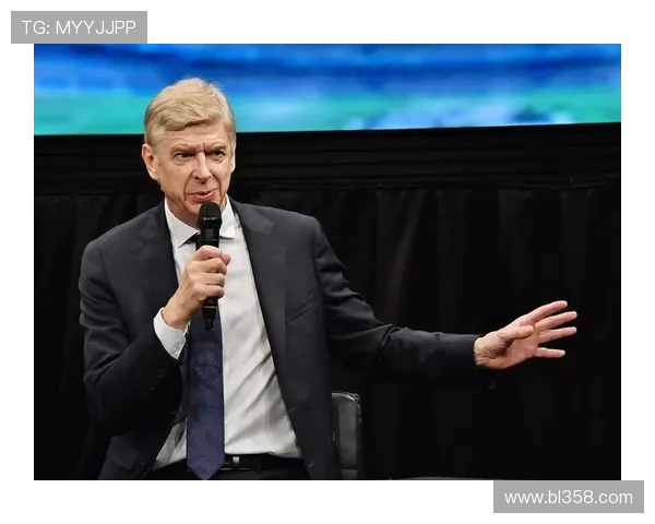 国际足联总监温格探访曼城世俱杯训练营 传奇教头与瓜帅师徒重逢掀热议(1)